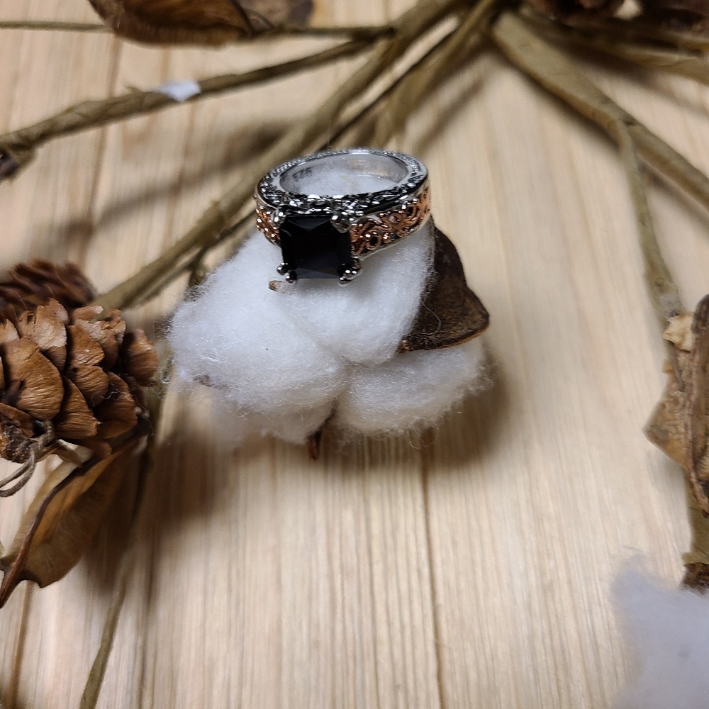 NEW!! Gorgeous Princess Cut Black Stone engagement ring with 925 Sterling Silver - Picture 4 of 14